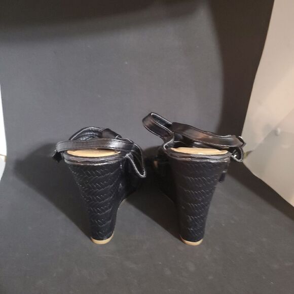 Top Moda Black Wedge Heel Sandals (10) - Picture 4 of 6